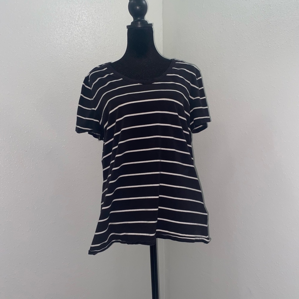Simply Styled Black and White Striped Tee